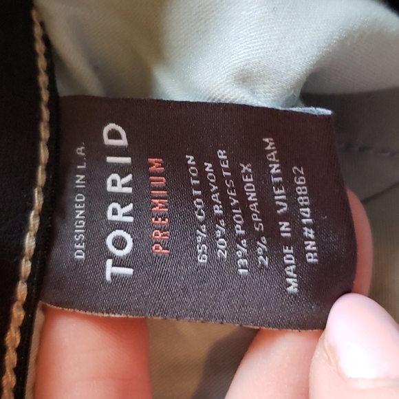 Torrid Sky High Skinny Stretch Jean Medium Wash - Size 18 Short - Picture 7 of 8